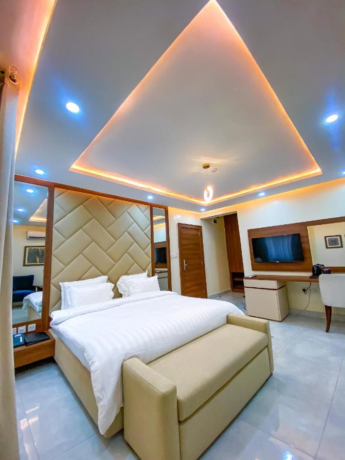 Plush Hotel,Abuja Bagian luar foto