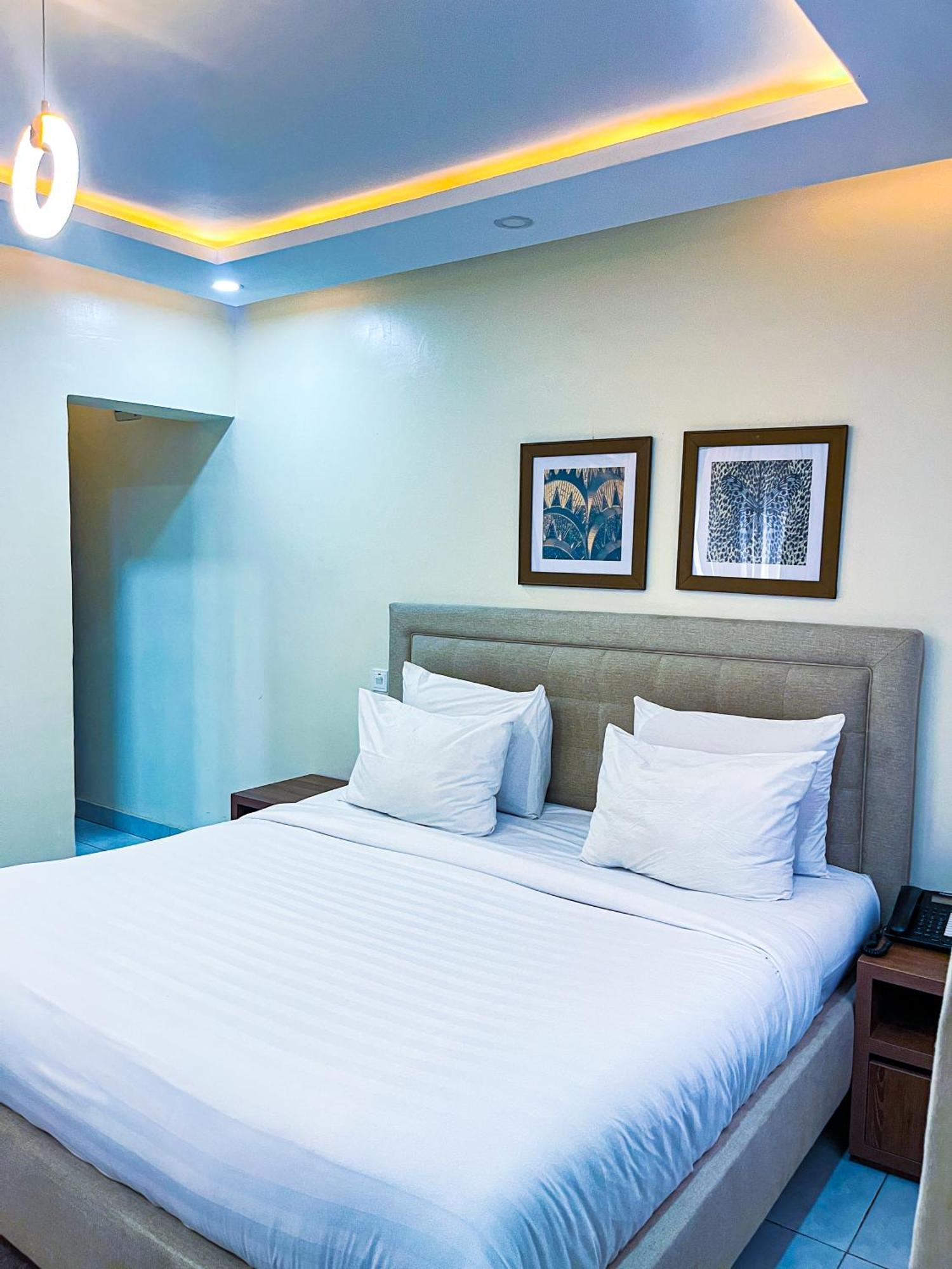Plush Hotel,Abuja Bagian luar foto