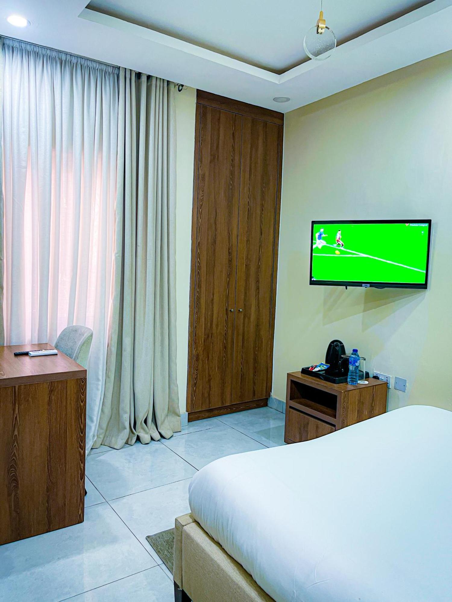 Plush Hotel,Abuja Bagian luar foto